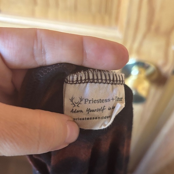 Elegant Black and Brown Maxi Dress - Picture 3 of 5